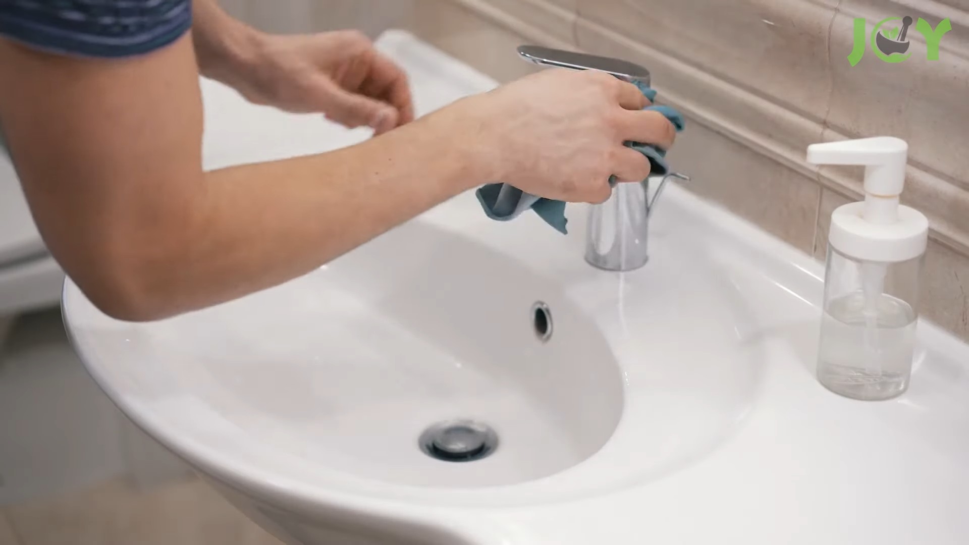 Pine Sol cleaning hacks