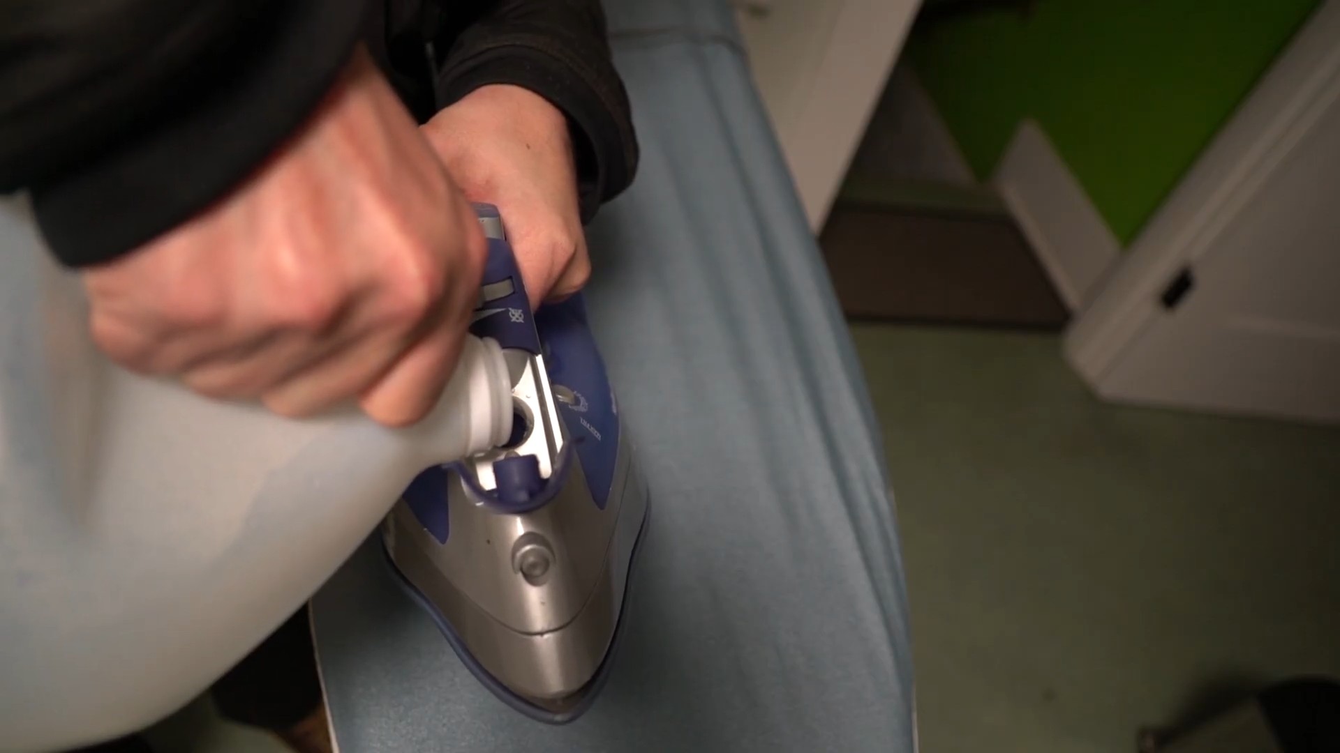 Vinegar cleaning hacks for home